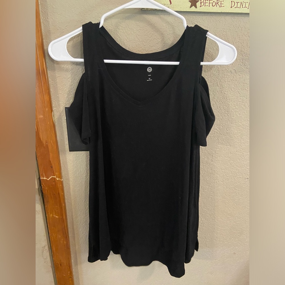 2/$10 | Authentic American Heritage | Off the Shoulder Tank Top